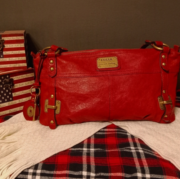 Fossil - Picture 1 of 11